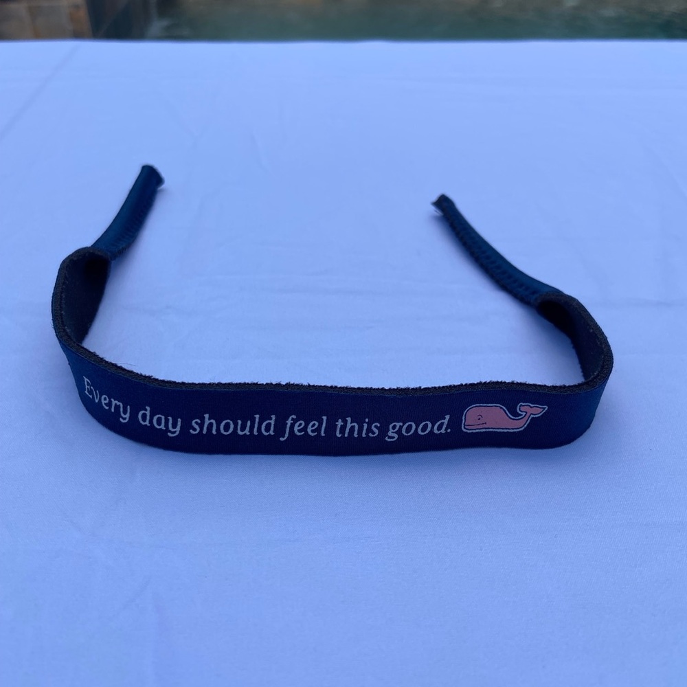 Vineyard Vines crookies.  Never used.